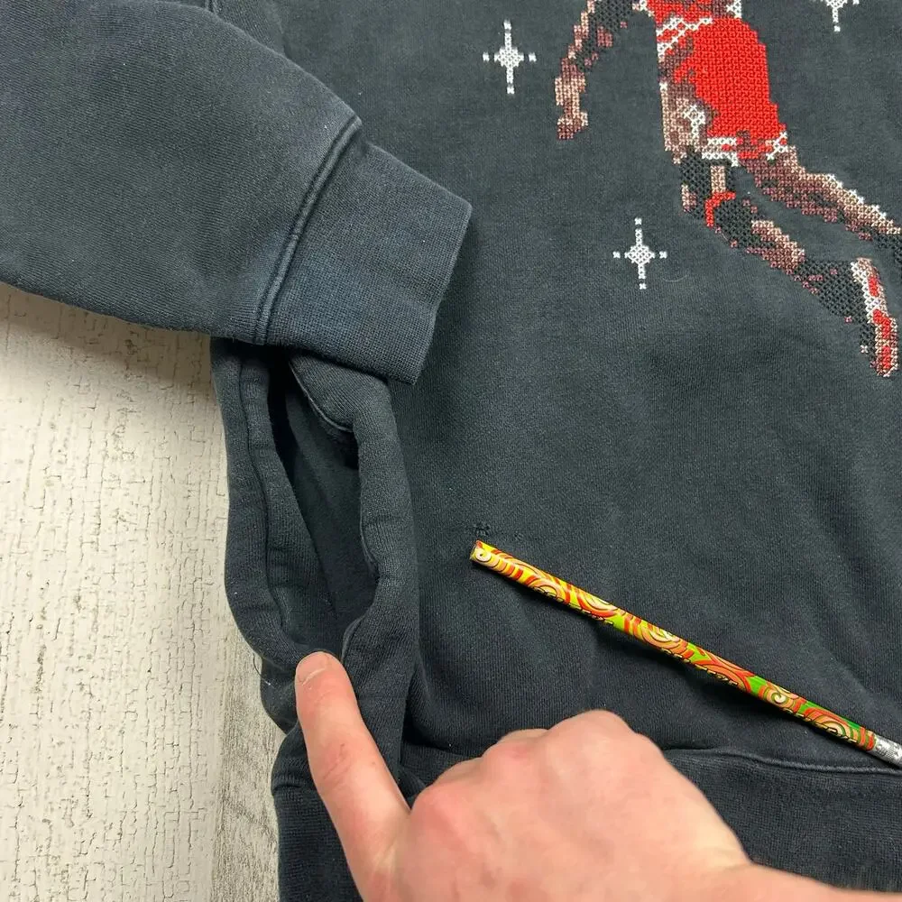 Air Jordan Men's Essentials Graphic Fleece Hoodie Black DC9713-010